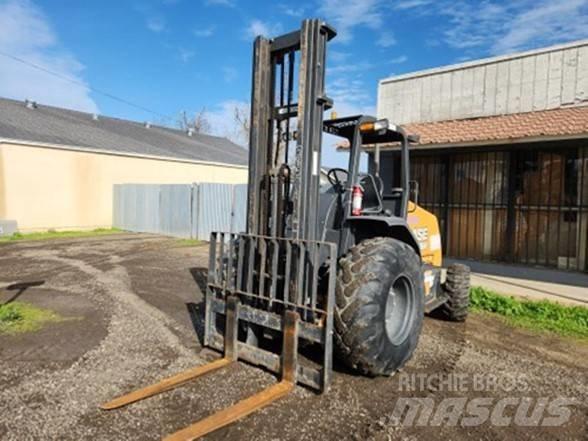 CASE 586H Maastotrukit