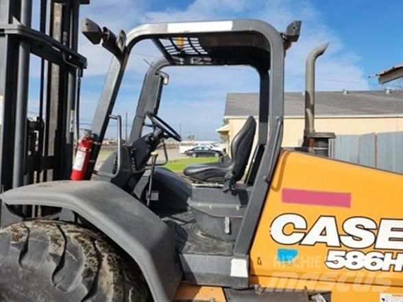 CASE 586H Maastotrukit