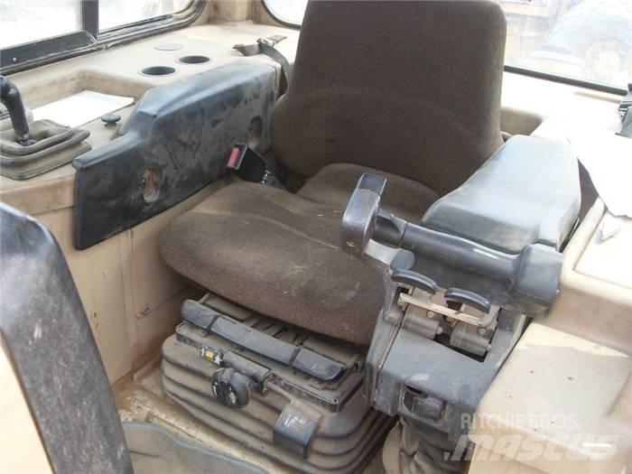 CAT D 6 M LGP Telaketjupuskutraktorit