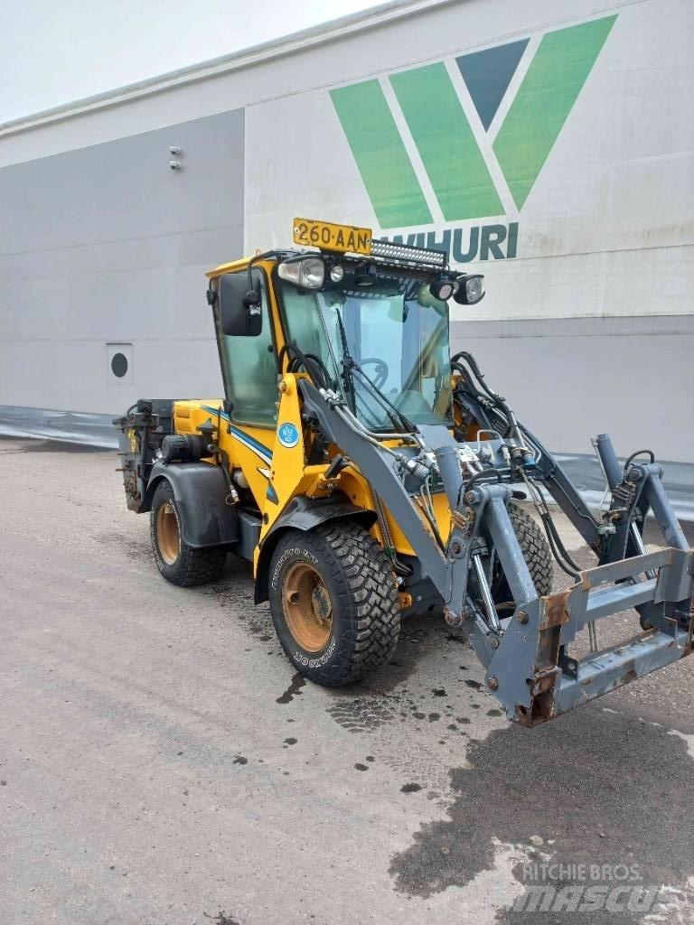 Wille 335B Taajamatraktorit