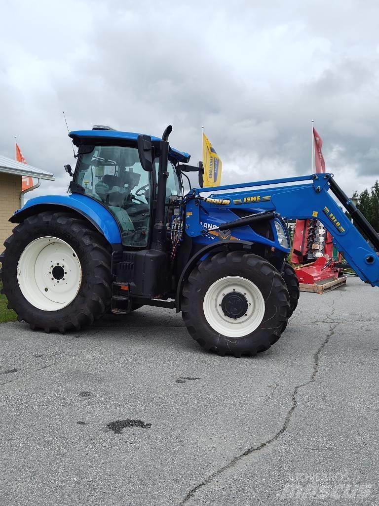 New Holland T7.210AC Traktorit