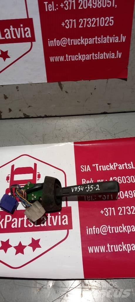 Volvo FH 12.  3172171 Ohjaamot ja sisustat