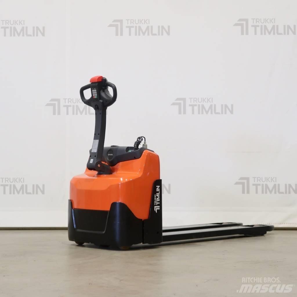 Toyota LWI160 Lavansiirtotrukit