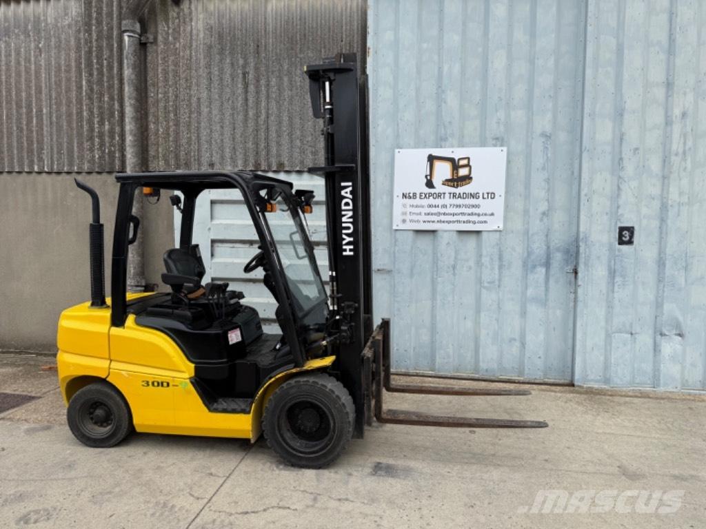 Hyundai 30 D Dieseltrukit