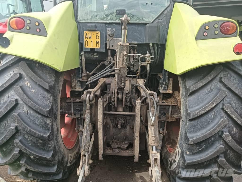 CLAAS Arion 420 Traktorit