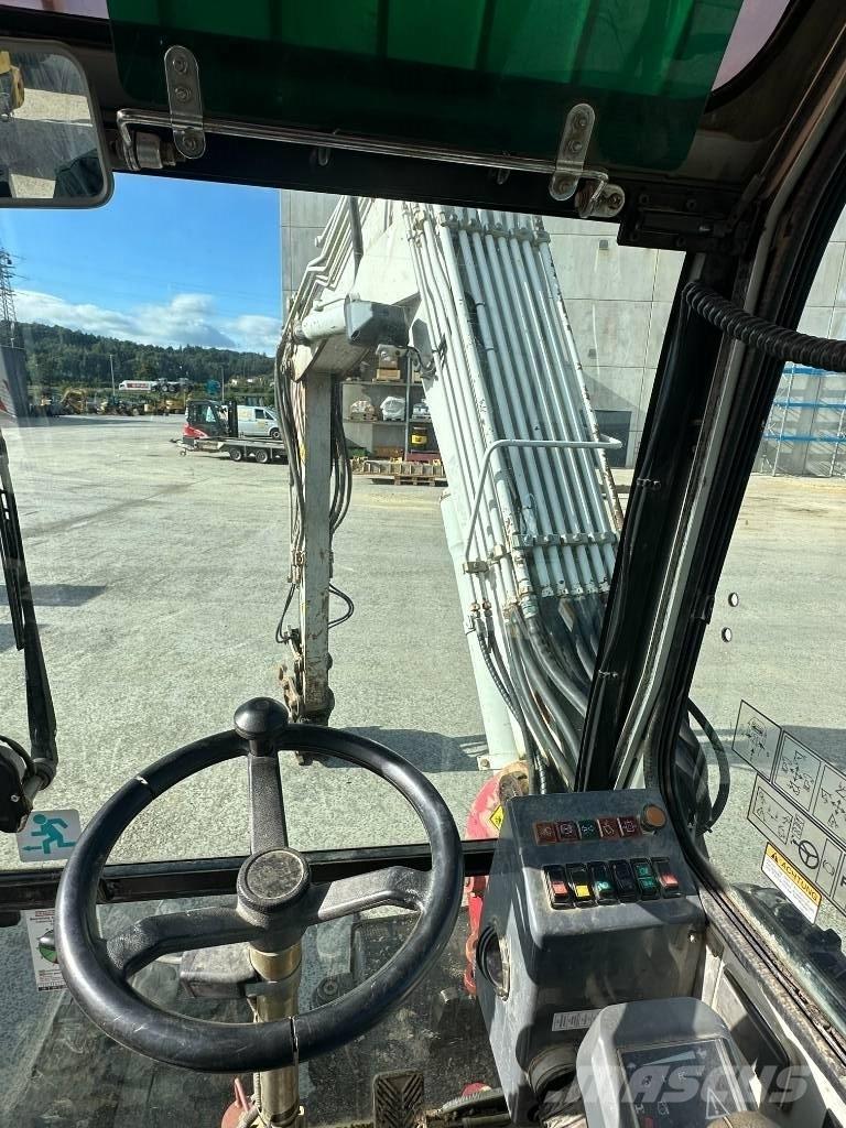 Takeuchi TB 175 W Pyöräkaivukoneet
