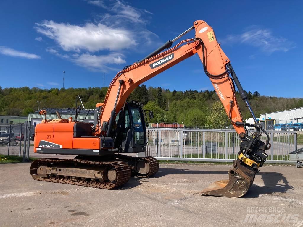 Doosan DX 140 LC Telakaivukoneet