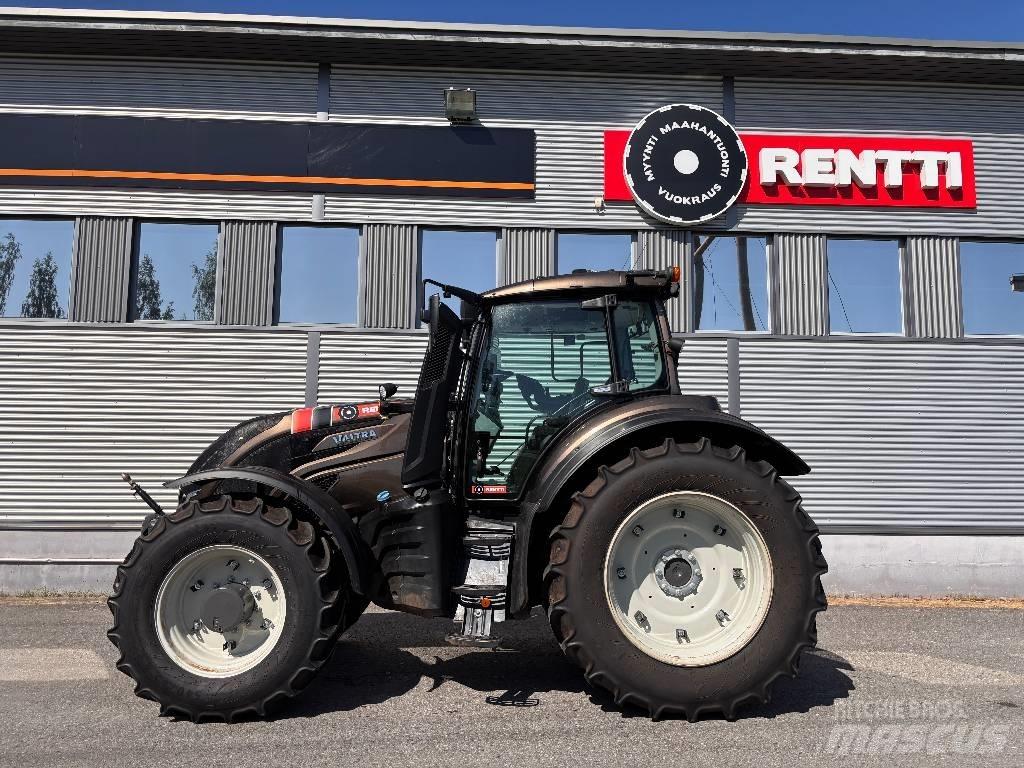 Valtra T 215 Versu Traktorit