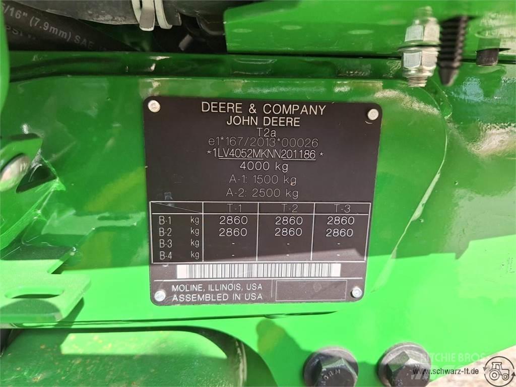John Deere 4052M Taajamatraktorit