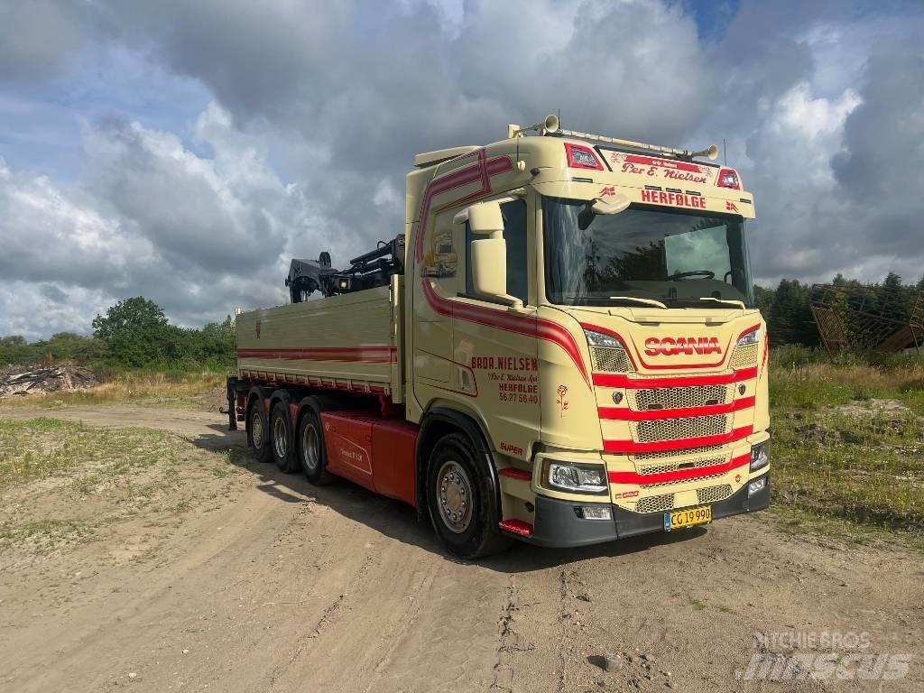 Scania R 520 Tridem Nosturiautot