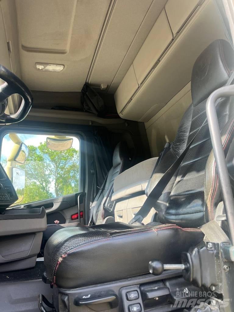 Scania R 520 Tridem Nosturiautot