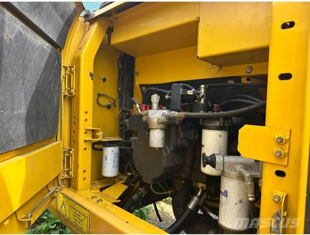 Komatsu PC 210 LC-11 Telakaivukoneet