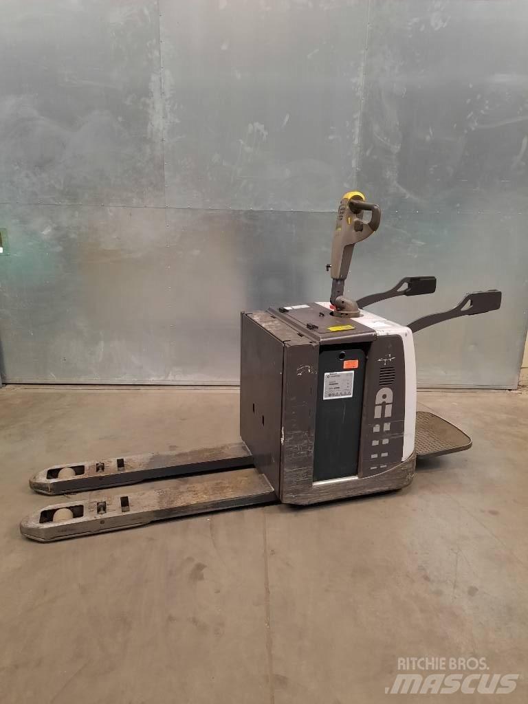 UniCarriers PMR200P Lavansiirtotrukit ajotasolla