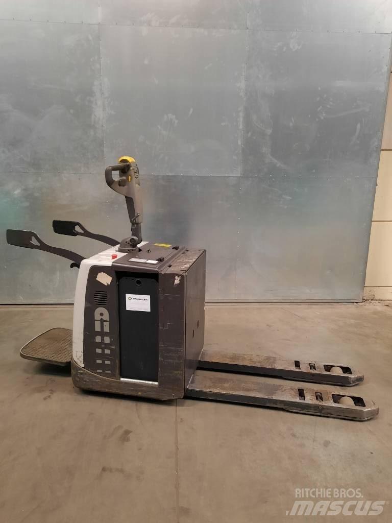 UniCarriers PMR200P Lavansiirtotrukit ajotasolla