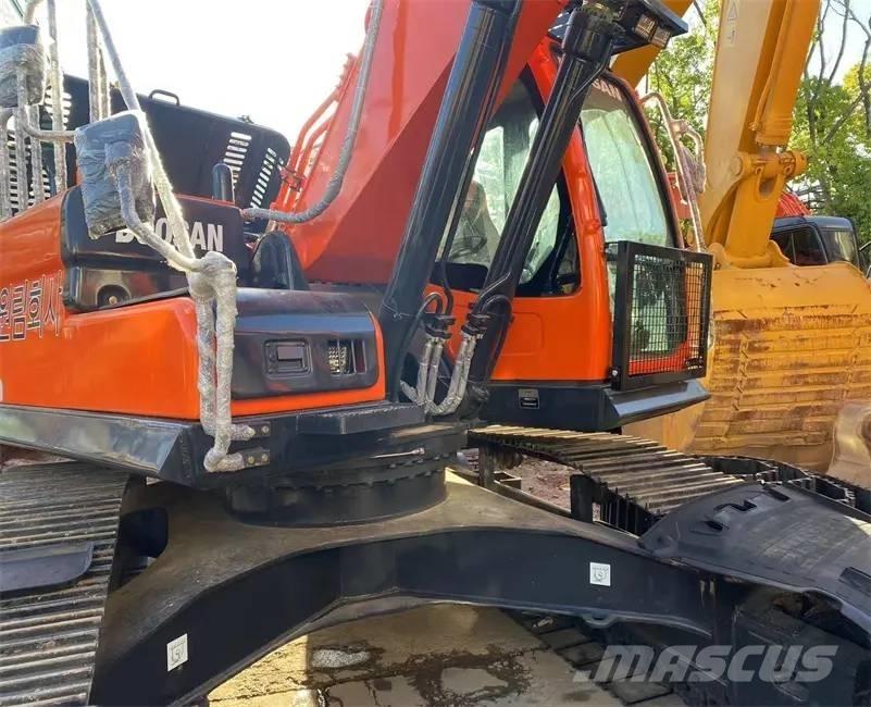 Doosan DX300LC-9C Telakaivukoneet