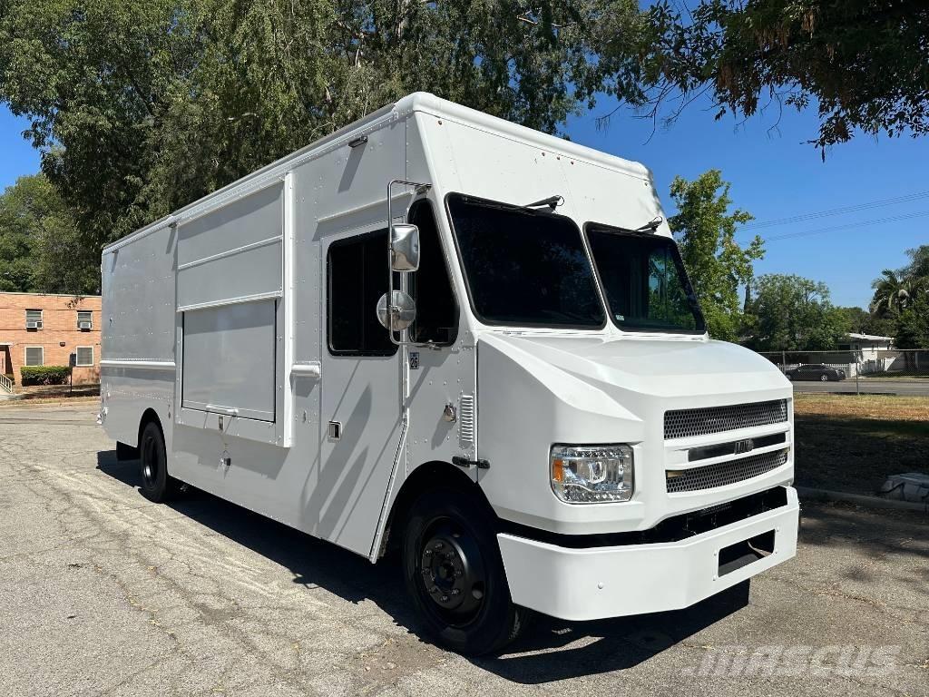 Freightliner M-LINE Umpikorikuorma-autot