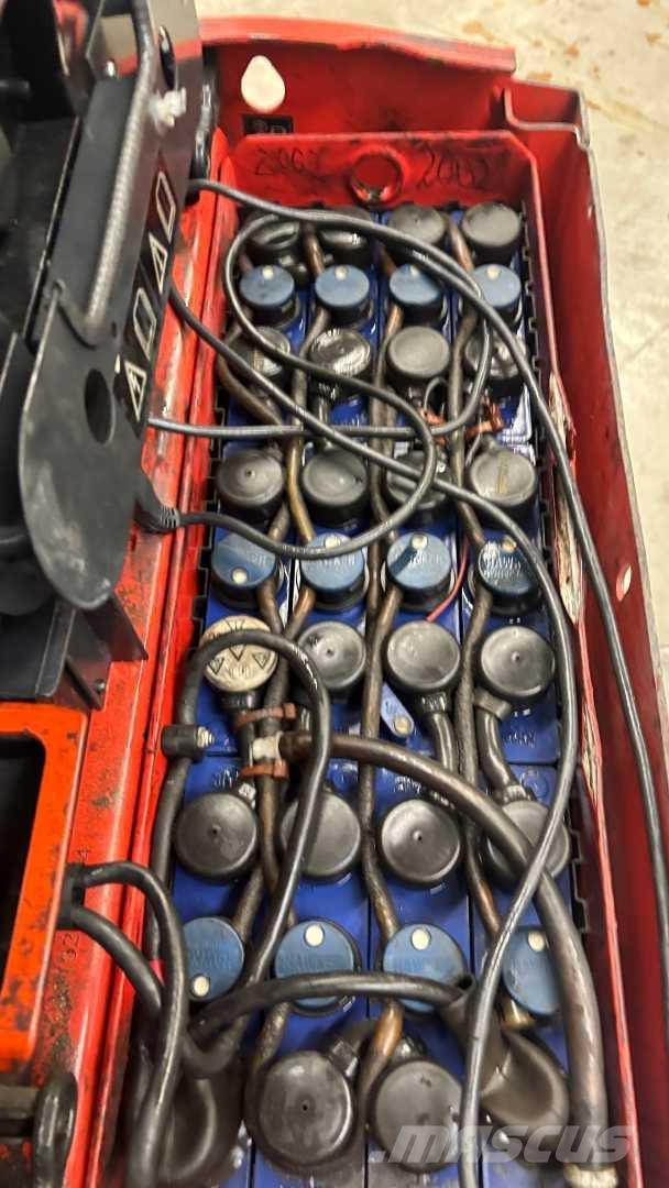 Linde T16 Käyden ajettavat pinoamistrukit