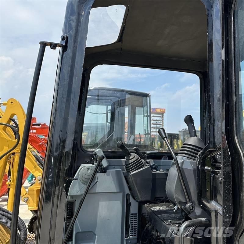 CAT 303.5 E Minikaivukoneet < 7t