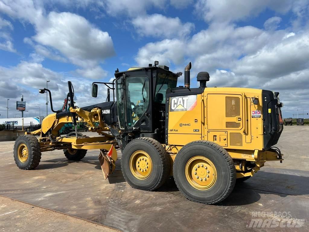 CAT 140M2 Tiehöylät