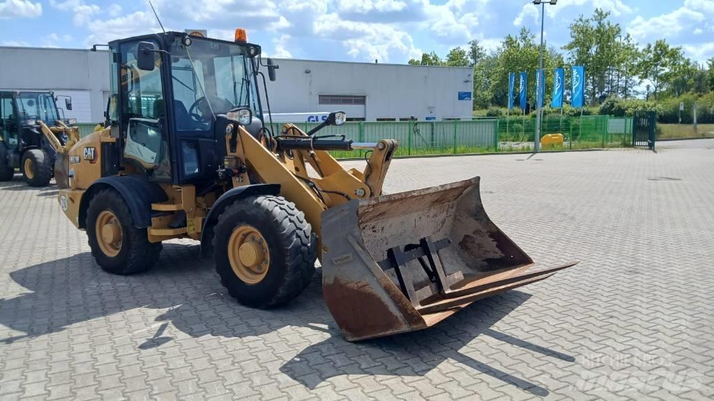 CAT 907 M Pyöräkuormaajat