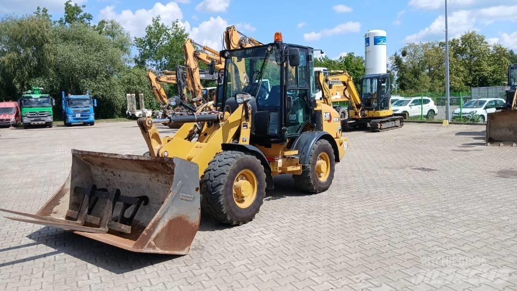CAT 907 M Pyöräkuormaajat