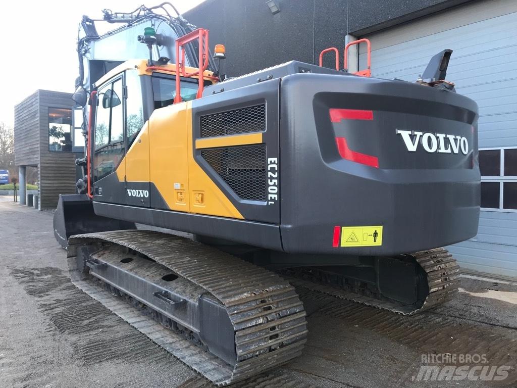 Volvo EC 250 E Telakaivukoneet