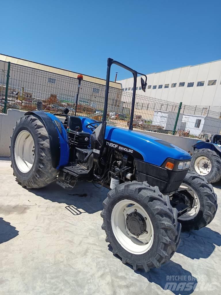 New Holland TN 90 F Traktorit