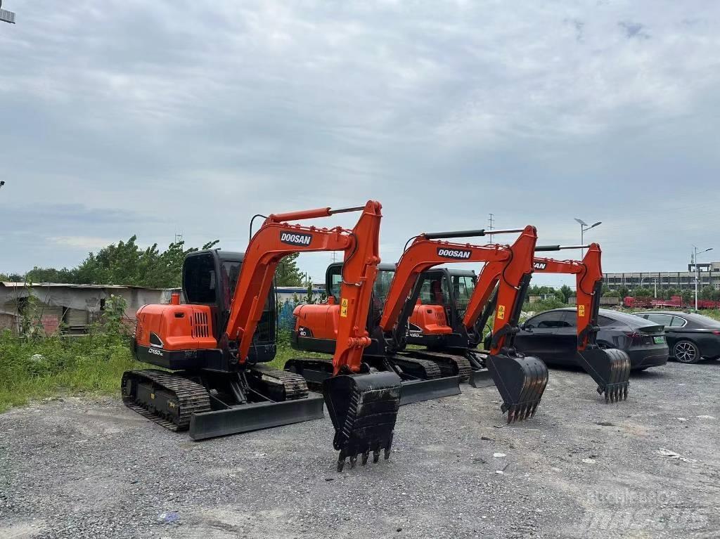 Doosan DX60-9 Minikaivukoneet < 7t