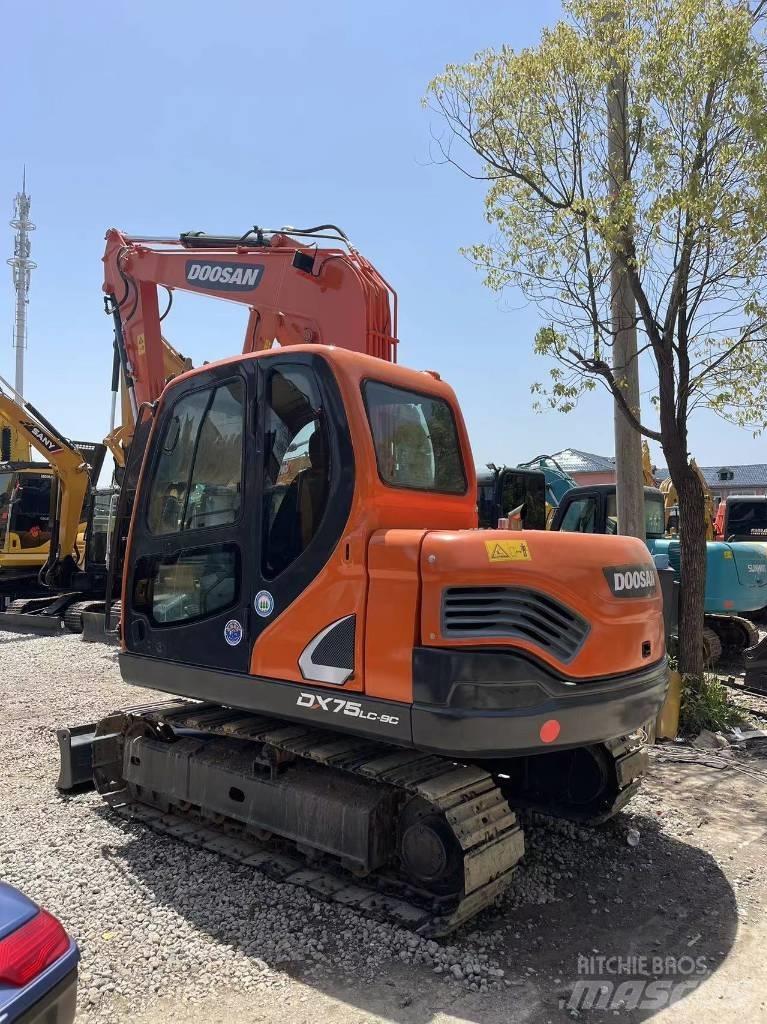 Doosan DX75 Minikaivukoneet < 7t