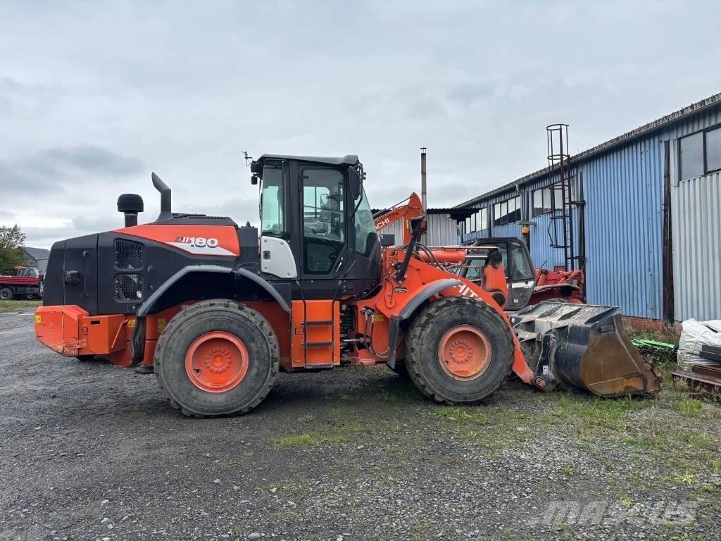 Hitachi ZW180-6 Pyöräkuormaajat
