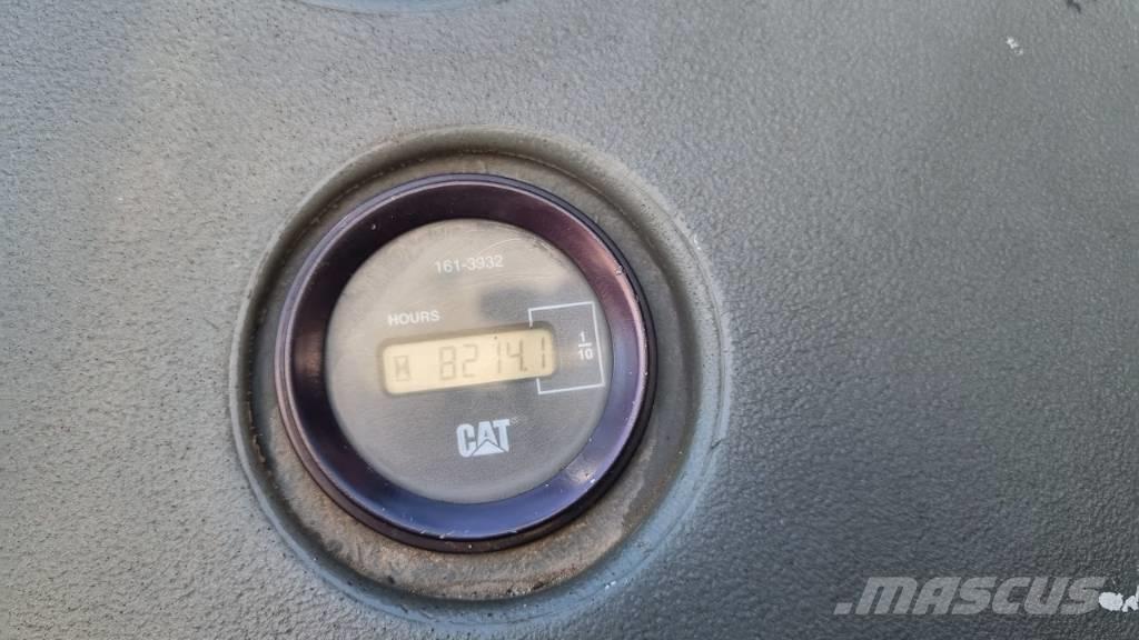 CAT 432 D Kaivurikuormaajat