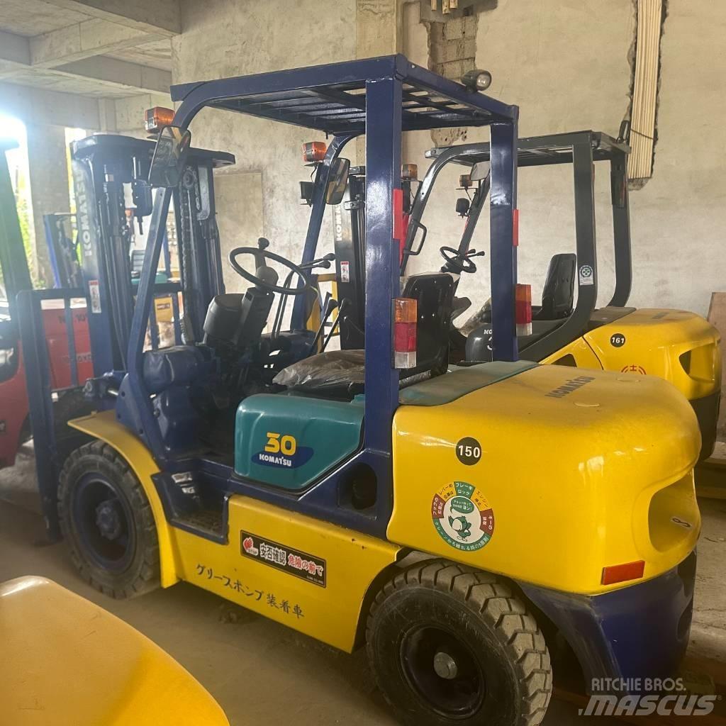 Komatsu F30T Dieseltrukit