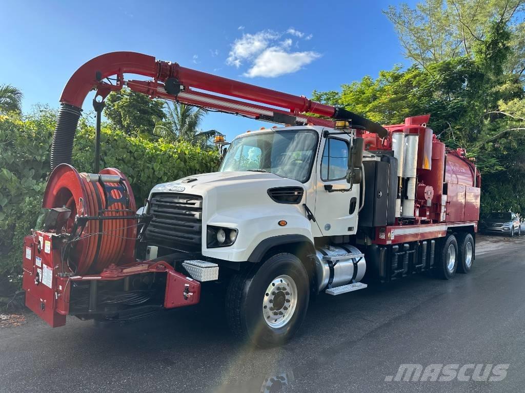 Freightliner 114 SD Paine-/imuautot