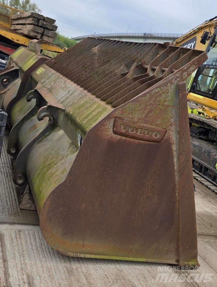 Volvo L 220 H Pyöräkuormaajat