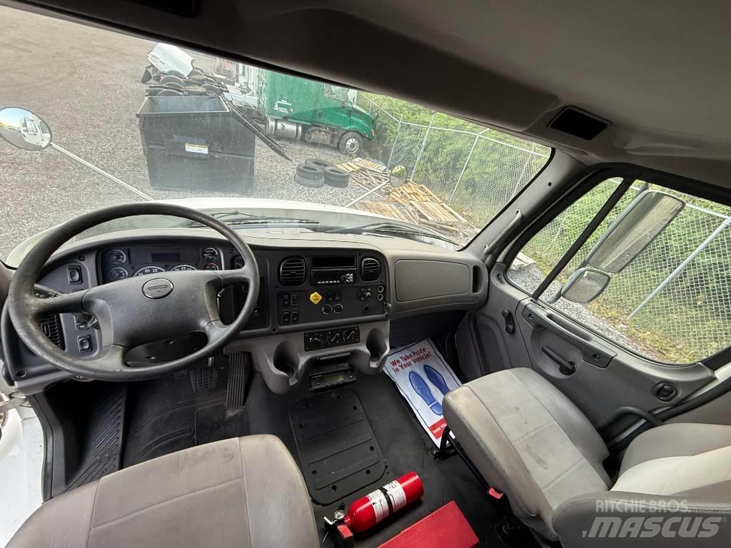 Freightliner M 106 Kylmä-/Lämpökori kuorma-autot