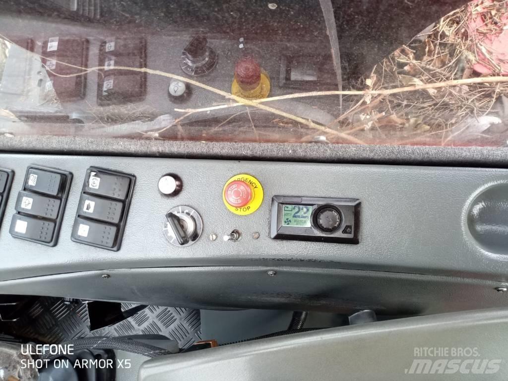 Komatsu 911 Harvesterit