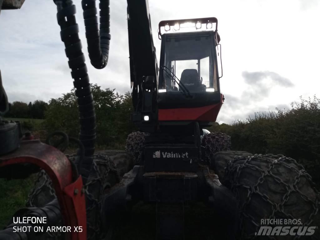 Komatsu 911 Harvesterit