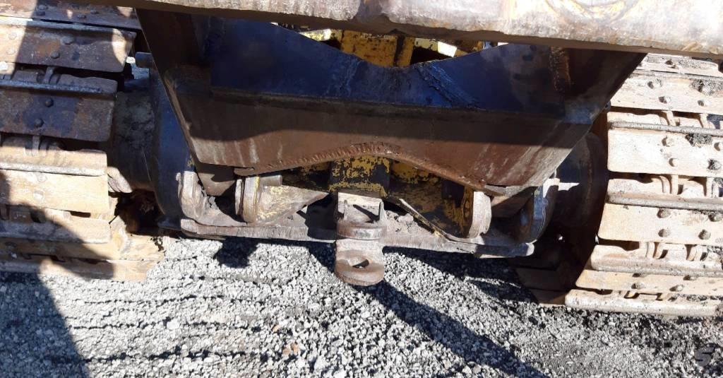 Komatsu D58E-1 Telaketjupuskutraktorit