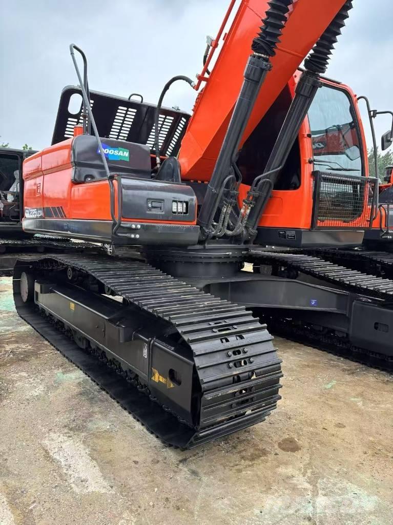 Doosan 225 LCA Telakaivukoneet