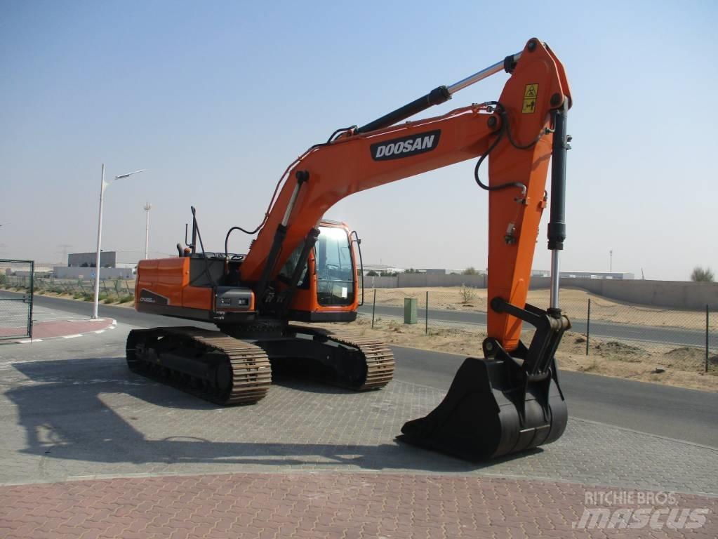 Doosan DX 225 LCA Telakaivukoneet