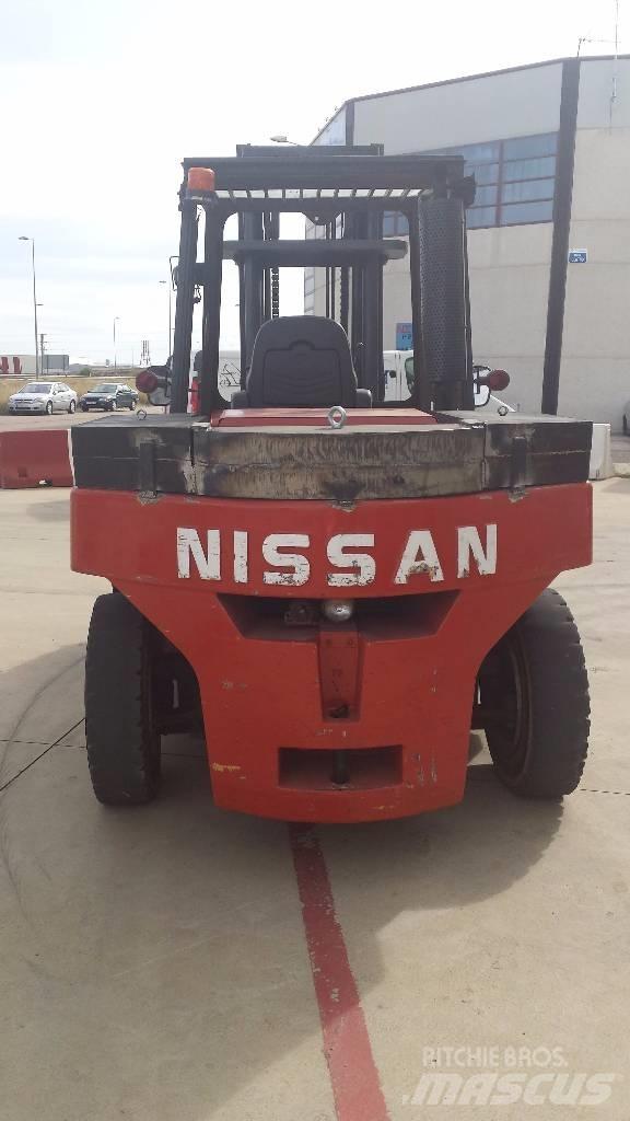 Nissan WF05H70U Dieseltrukit