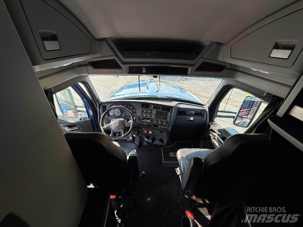 Kenworth W 990 Vetopöytäautot