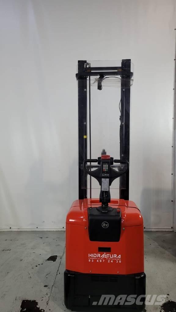 BT SPE 125 Ajettavat pinoamisvaunut