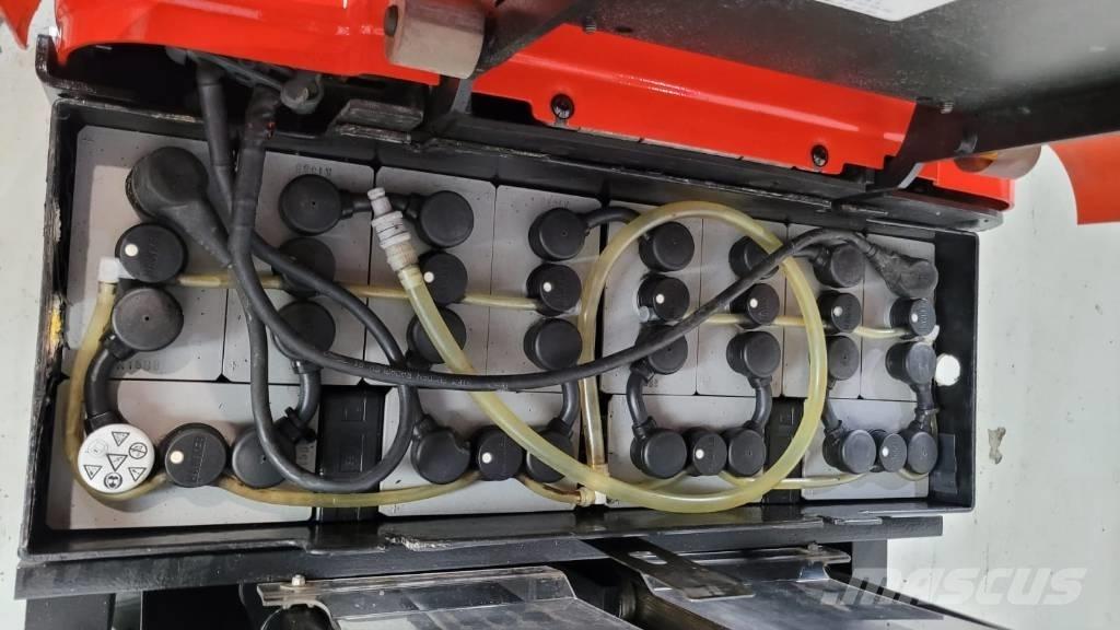 BT SPE 125 Ajettavat pinoamisvaunut