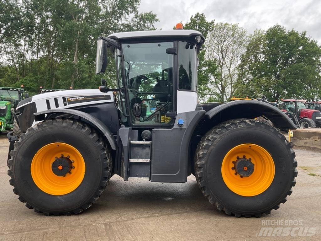 JCB Fastrac 4220 Traktorit
