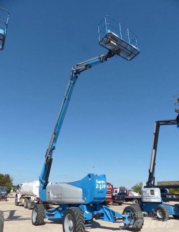 Genie Z135 Kuukulkijat