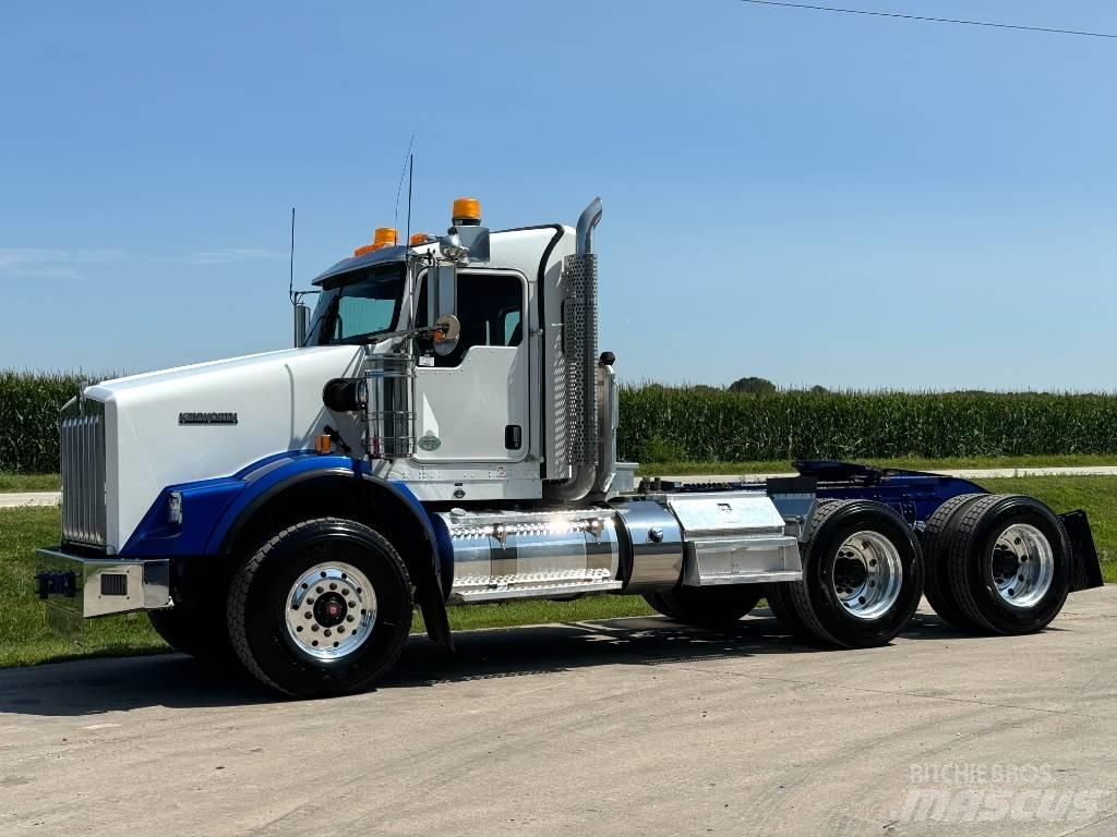 Kenworth T 800 Vetopöytäautot
