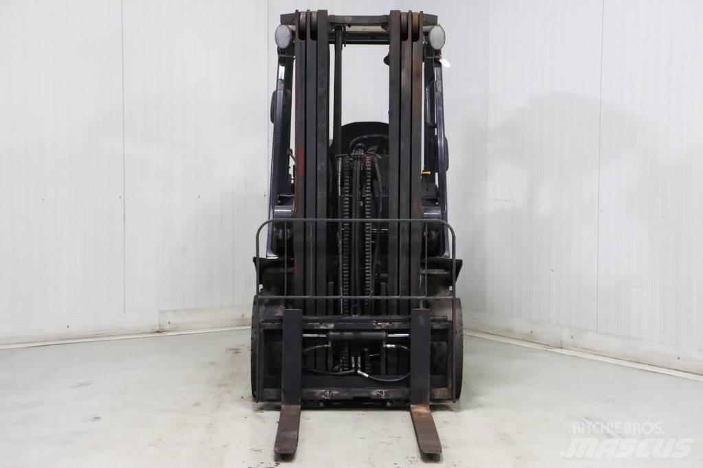 Nissan U1D2A20LQ Nestekaasutrukit