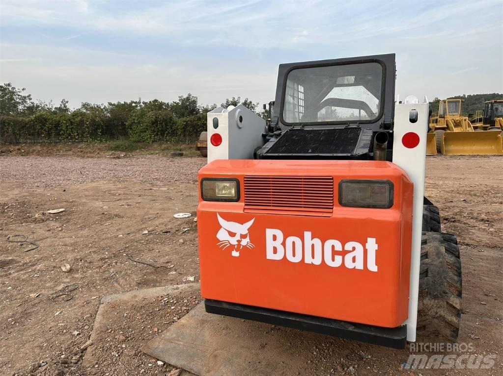 Bobcat S 300 Liukuohjatut kuormaajat