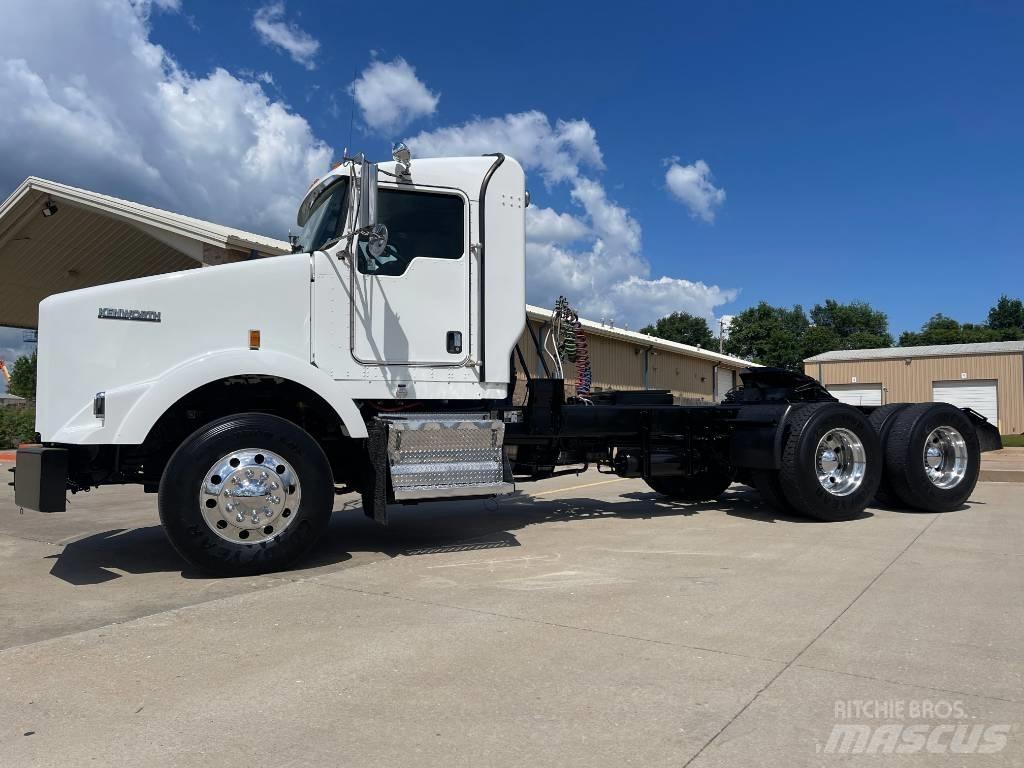 Kenworth T 800 Vetopöytäautot